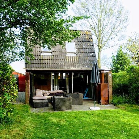 Oude-Tonge Holiday House Near Fishing Waters ภายนอก รูปภาพ