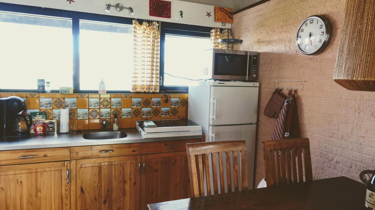 Oude-Tonge Holiday House Near Fishing Waters ภายนอก รูปภาพ