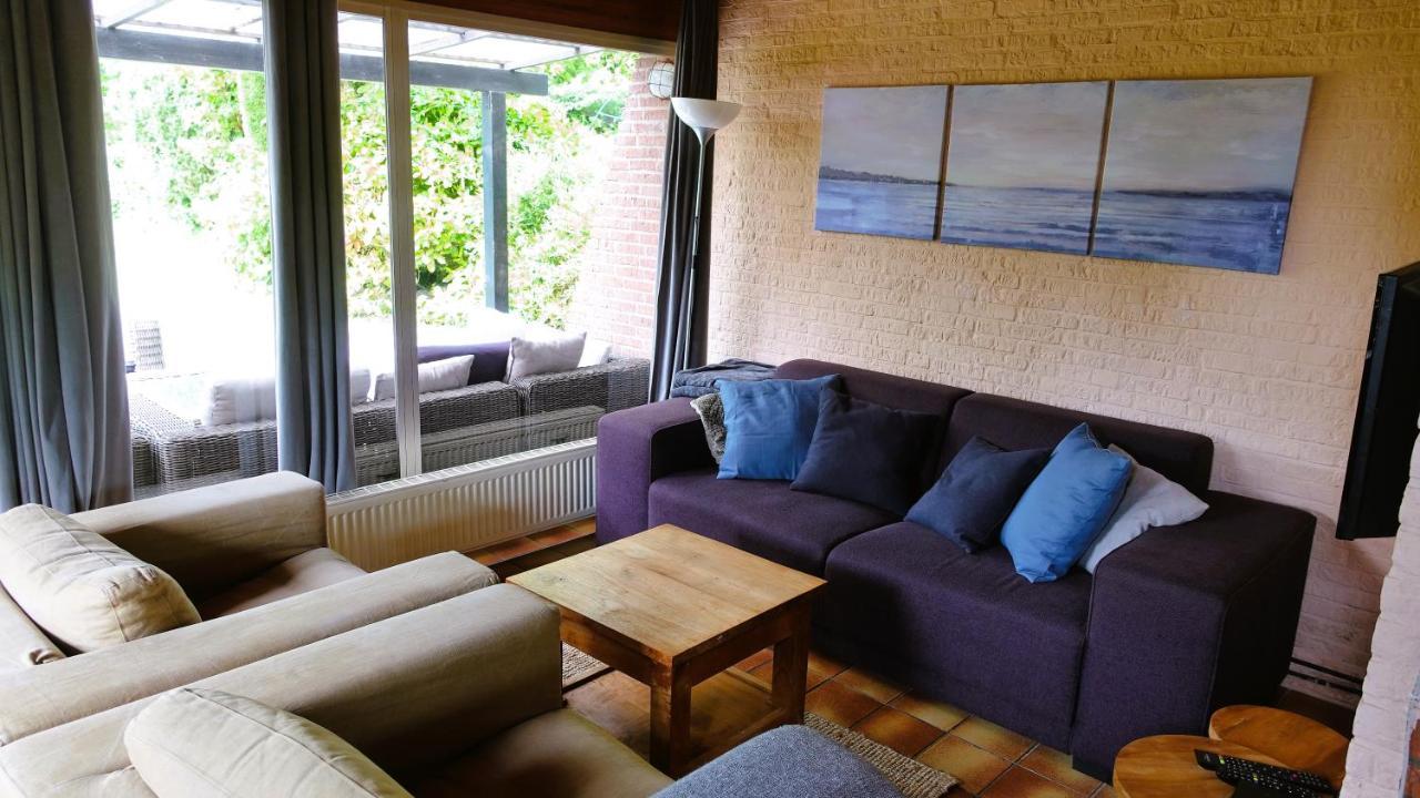 Oude-Tonge Holiday House Near Fishing Waters ภายนอก รูปภาพ